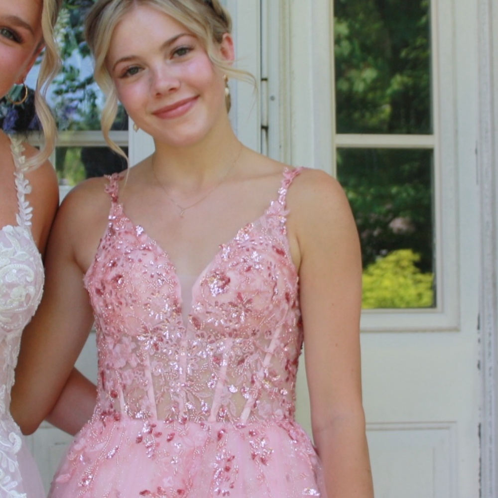 Prom dress - Picture 3 of 5